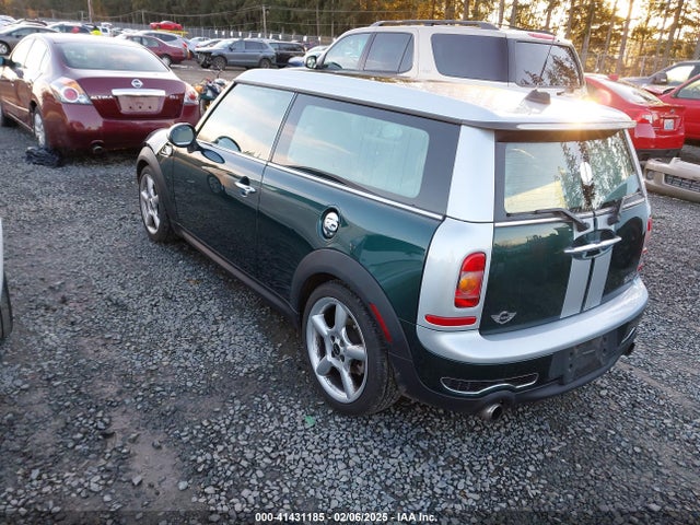 2008 MINI COOPER S CLUBMAN WMWMM33538TP88892 Photo 2