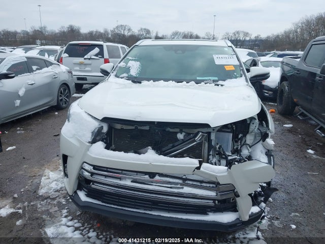 Toyota Highlander Limited Platinum 2019 5TDDZRFH2KS746197 Image 13