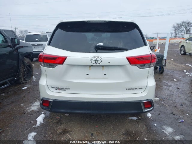 Toyota Highlander Limited Platinum 2019 5TDDZRFH2KS746197 Image 17