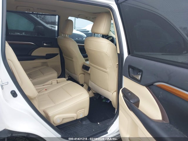 Toyota Highlander Limited Platinum 2019 5TDDZRFH2KS746197 Image 8
