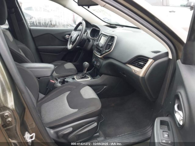 1C4PJLAB7FW721869 Jeep Cherokee Sport