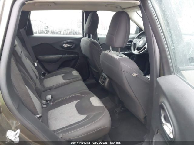 1C4PJLAB7FW721869 Jeep Cherokee Sport