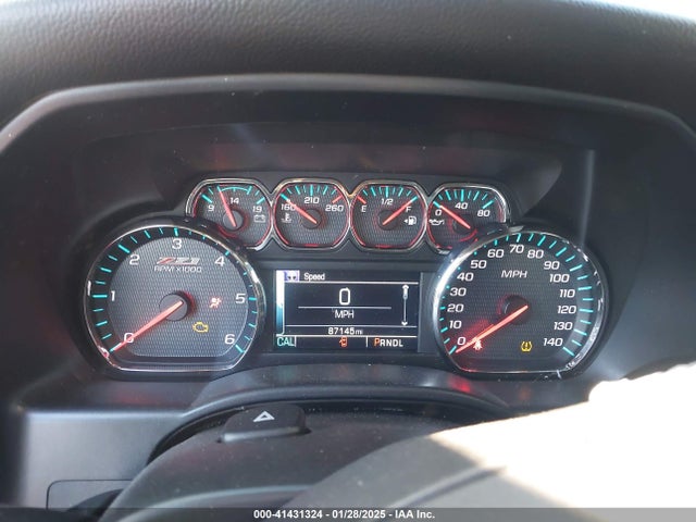 1GCVKREC0JZ177104 Chevrolet Silverado 1500 2lt