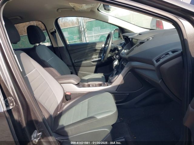 1FMCU9GX8FUB00370 Ford ESCAPE SE
