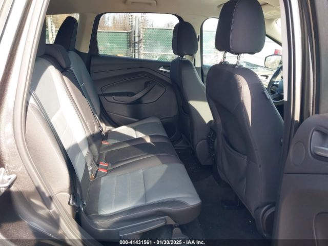 1FMCU9GX8FUB00370 Ford ESCAPE SE