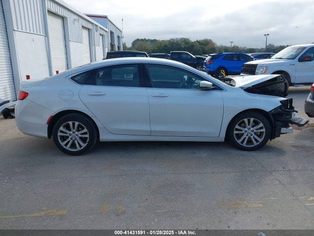 Chrysler 200 Limited 2015 1C3CCCAB8FN661717 Image 14