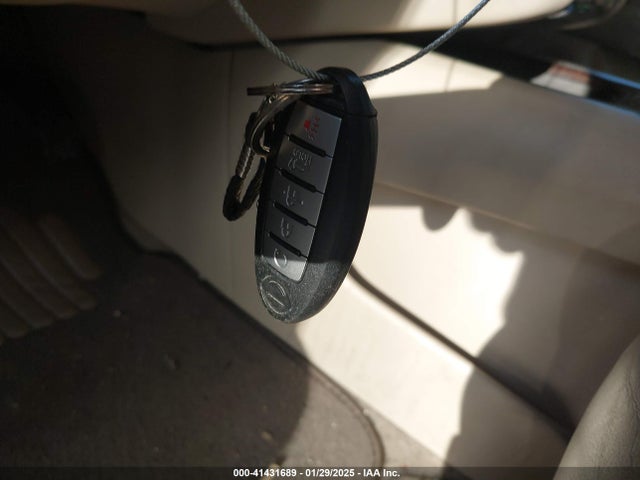 5N1AR2MM8EC712213 Nissan Pathfinder Sl