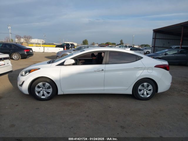5NPDH4AE3GH686110 Hyundai ELANTRA SE