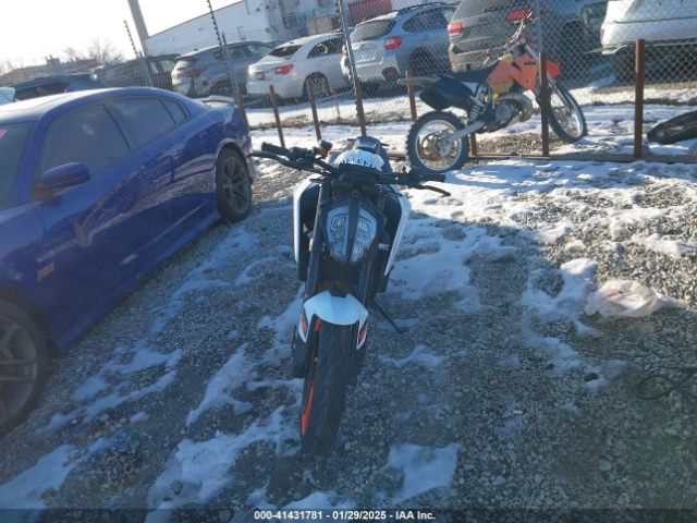 2021 KTM 890 VBKTU9405MM806364 Photo 4