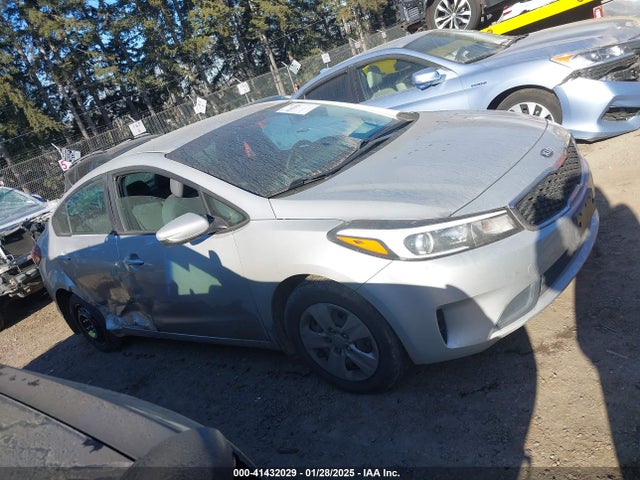 KIA FORTE LX 2018 3KPFK4A72JE236469 Image 13