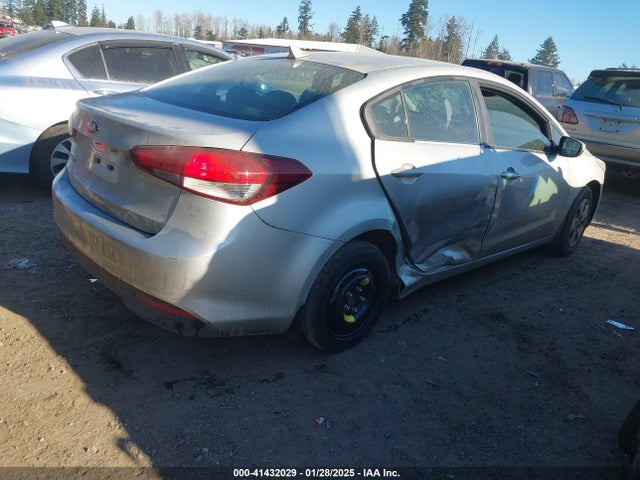 KIA FORTE LX 2018 3KPFK4A72JE236469 Image 4