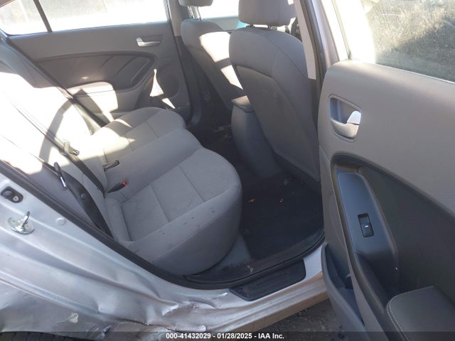 KIA FORTE LX 2018 3KPFK4A72JE236469 Image 8