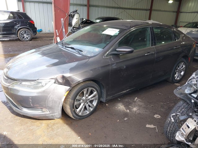 Chrysler 200 Limited 2015 1C3CCCAB5FN758681 Image 2