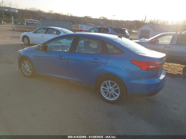 Ford FOCUS SE 2016 1FADP3F29GL240802 Image 3