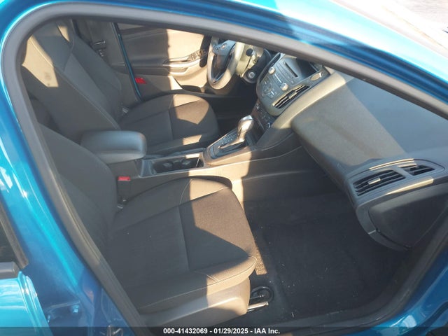 Ford FOCUS SE 2016 1FADP3F29GL240802 Image 5