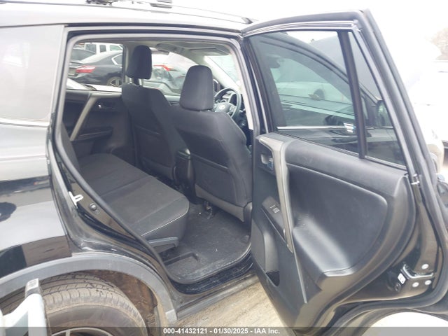 Toyota Rav4 Xle 2017 2T3RFREV9HW647390 Image 8