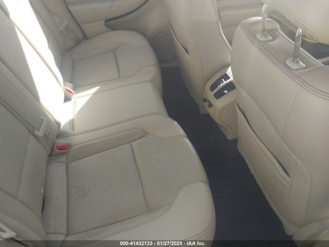 1FAHP2F85GG104112 Ford Taurus Limited