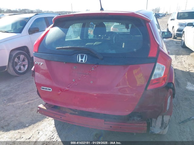 Honda FIT LX 2015 3HGGK5H51FM744509 Image 17