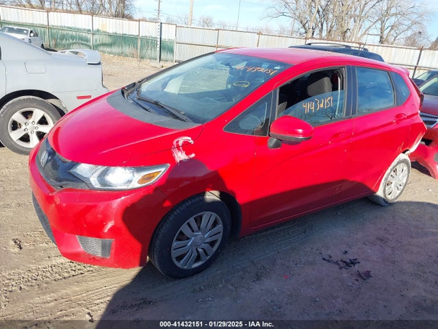 Honda FIT LX 2015 3HGGK5H51FM744509 Image 2
