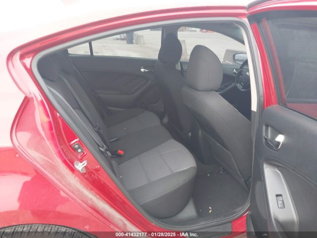 3KPFL4A7XJE187602 KIA FORTE S