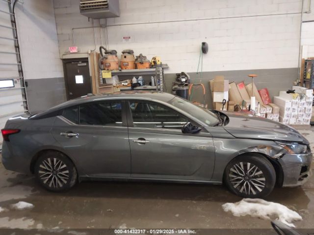 1N4BL4DV3PN353557 Nissan Altima Sv Fwd