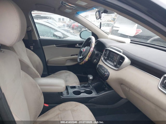5XYPG4A36KG575579 KIA Sorento 2.4l Lx