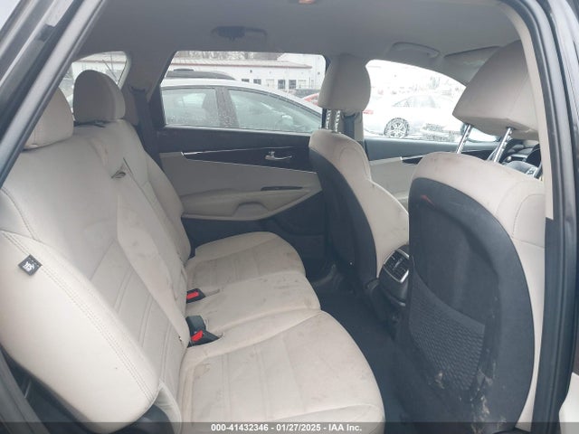 5XYPG4A36KG575579 KIA Sorento 2.4l Lx