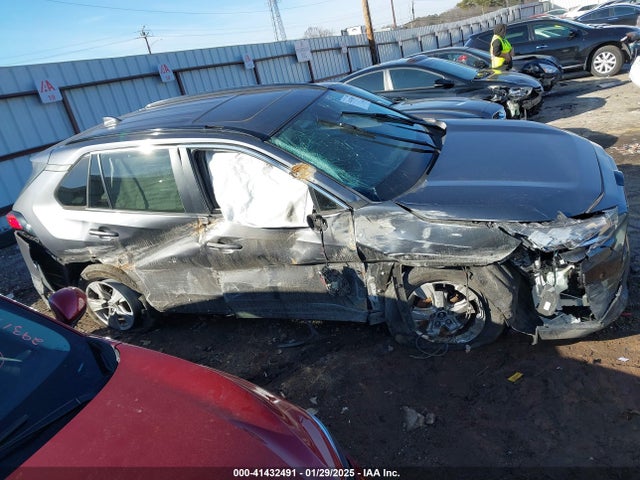 2T3W1RFV1LC071157 Toyota Rav4 Xle