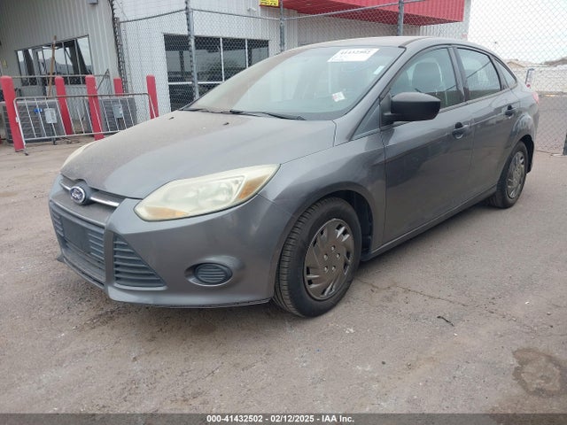 Ford FOCUS S 2014 1FADP3E20EL421155 Image 2