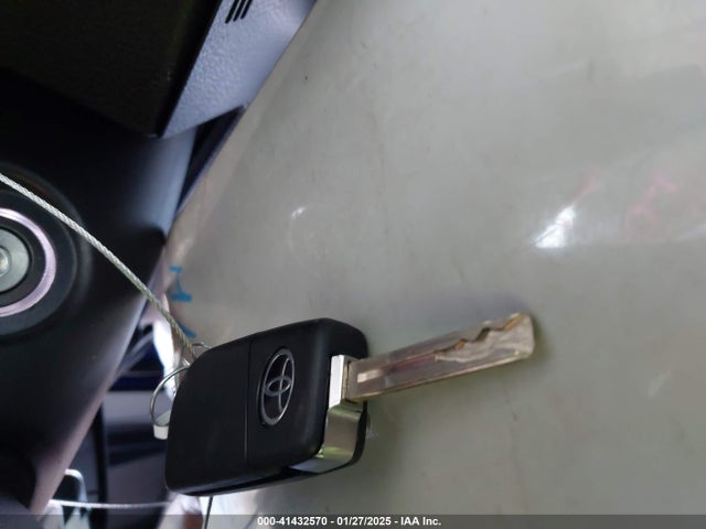 4T1B11HK6JU596657 Toyota CAMRY LE