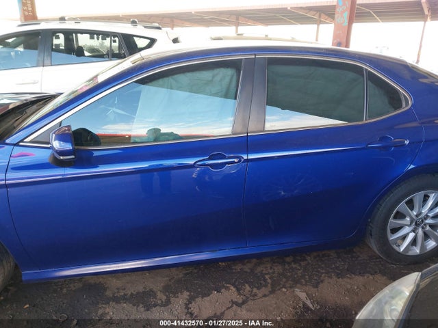 4T1B11HK6JU596657 Toyota CAMRY LE