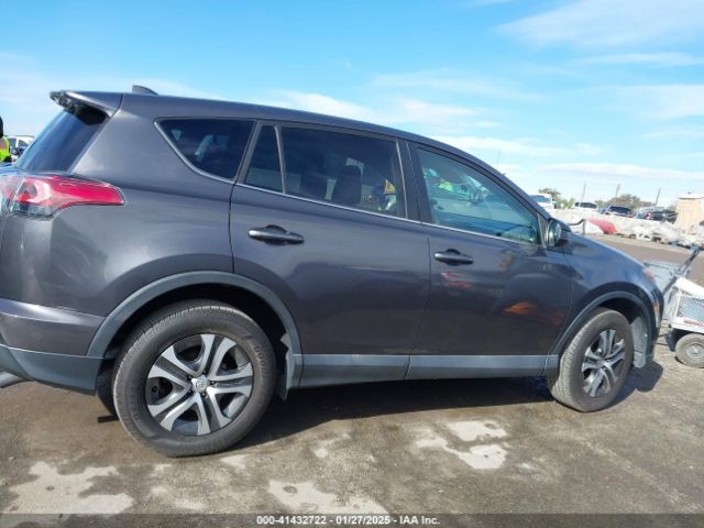 2T3ZFREV8JW428653 Toyota RAV4 LE