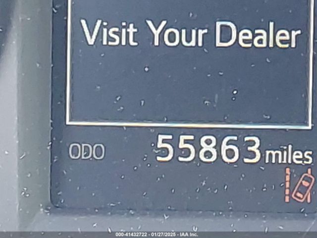 2T3ZFREV8JW428653 Toyota RAV4 LE