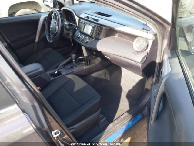 2T3ZFREV8JW428653 Toyota RAV4 LE
