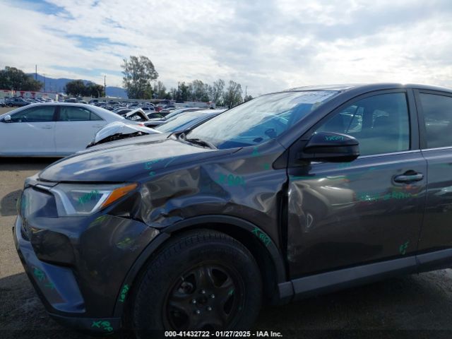 2T3ZFREV8JW428653 Toyota RAV4 LE
