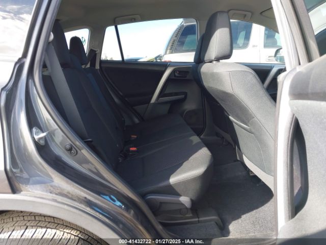 2T3ZFREV8JW428653 Toyota RAV4 LE
