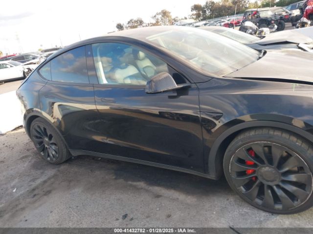 7SAYGDEF5NF407763 Tesla Model Y Performance Dual Motor All-wheel Drive