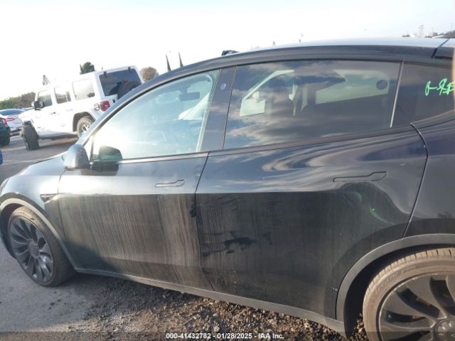 7SAYGDEF5NF407763 Tesla Model Y Performance Dual Motor All-wheel Drive