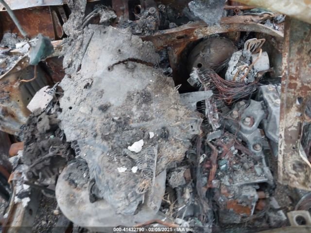 1C4PJLLB8KD411698 Jeep Cherokee Latitude Plus Fwd