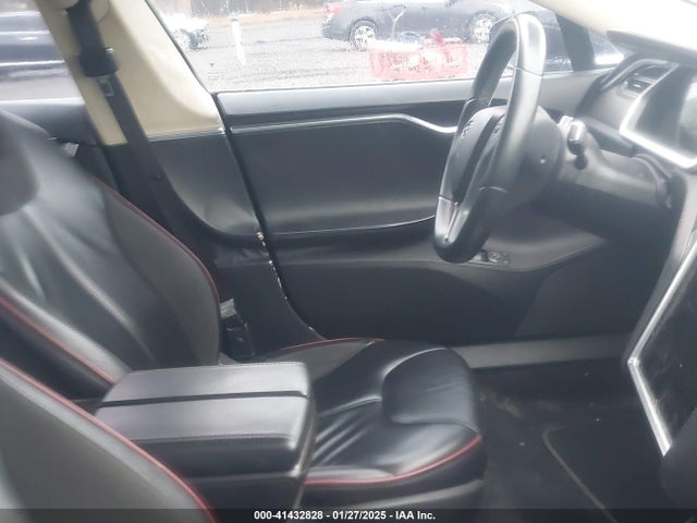 2013 TESLA MODEL S 5YJSA1DPXDFP10081 Photo 4