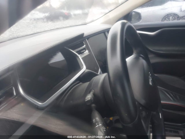 2013 TESLA MODEL S 5YJSA1DPXDFP10081 Photo 6