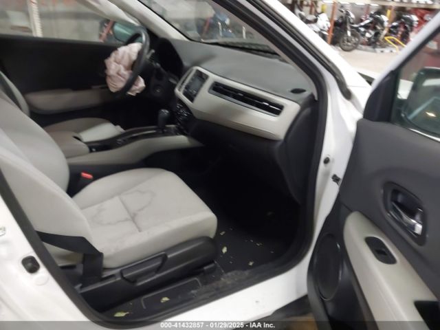 3CZRU6H36NM742320 Honda Hr-v Awd Lx