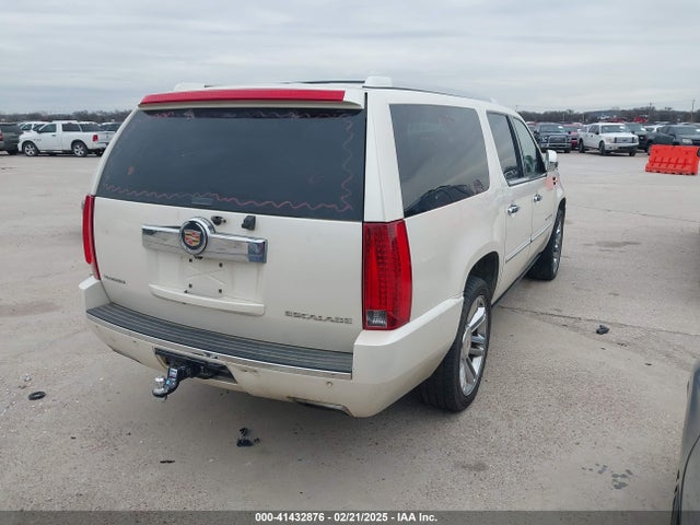2013 CADILLAC ESCALADE ESV 1GYS3KEFXDR364642 Photo 3