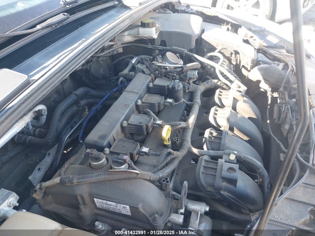1FADP3K25JL281618 Ford FOCUS SE