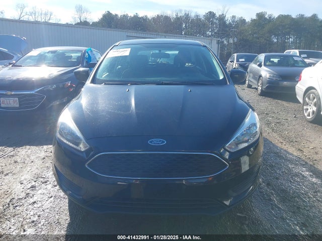 1FADP3K25JL281618 Ford FOCUS SE