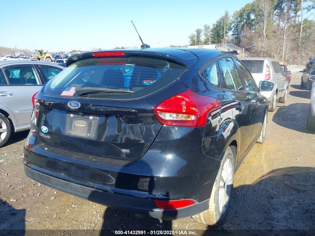 1FADP3K25JL281618 Ford FOCUS SE