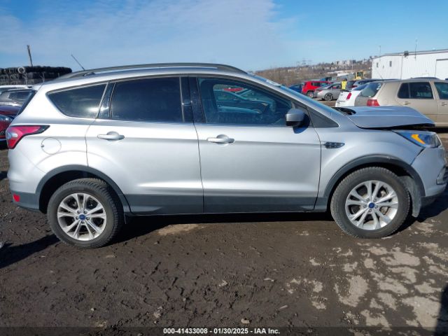 1FMCU9HD7JUB51579 Ford ESCAPE SEL