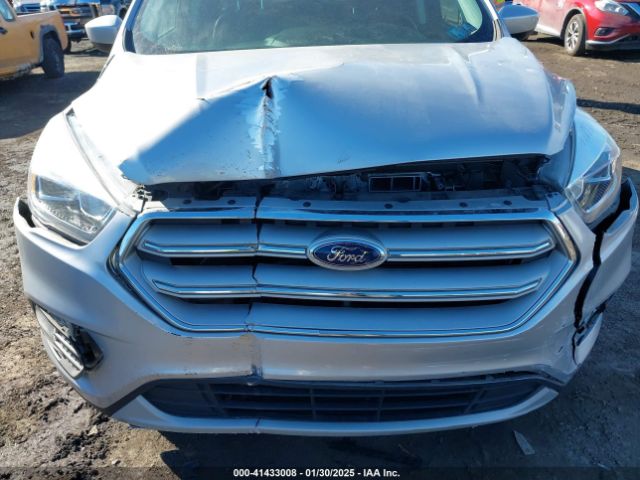 1FMCU9HD7JUB51579 Ford ESCAPE SEL