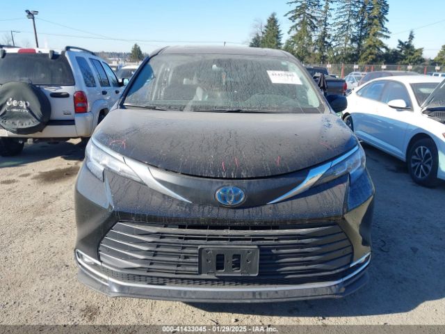 5TDYRKEC3MS011035 Toyota SIENNA XLE