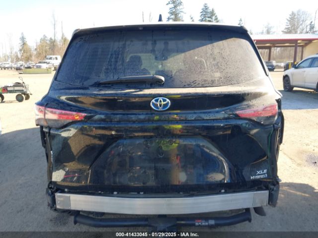 5TDYRKEC3MS011035 Toyota SIENNA XLE